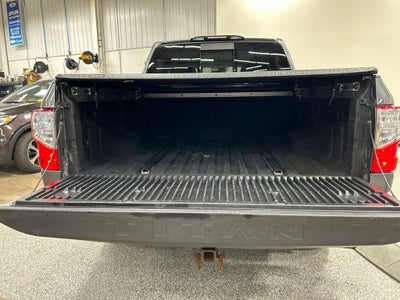 2017 Nissan Titan SV
