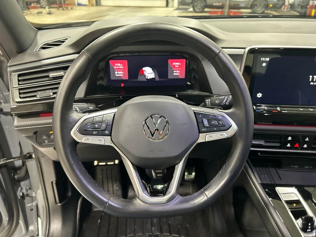 2025 Volkswagen Atlas Cross Sport 2.0T SEL Premium R-Line