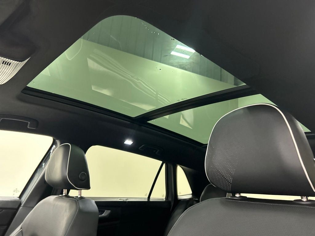 2025 Volkswagen Atlas Cross Sport 2.0T SEL Premium R-Line