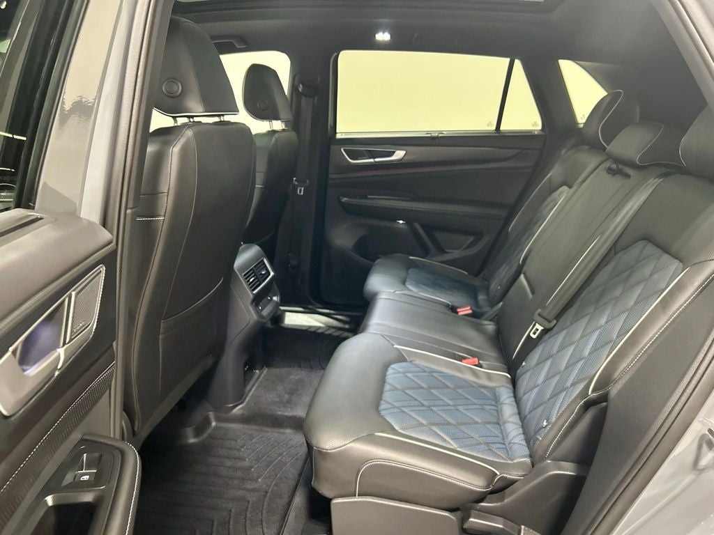 2025 Volkswagen Atlas Cross Sport 2.0T SEL Premium R-Line