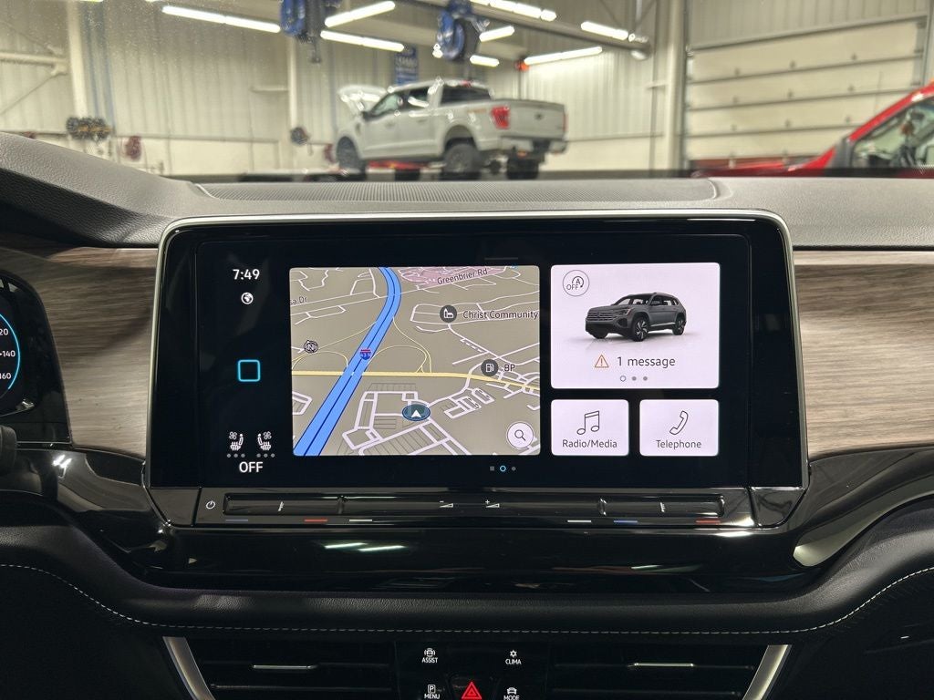 2025 Volkswagen Atlas 2.0T SEL Premium R-Line