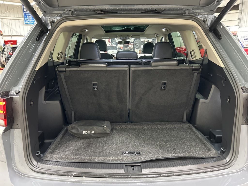 2025 Volkswagen Atlas 2.0T SEL Premium R-Line