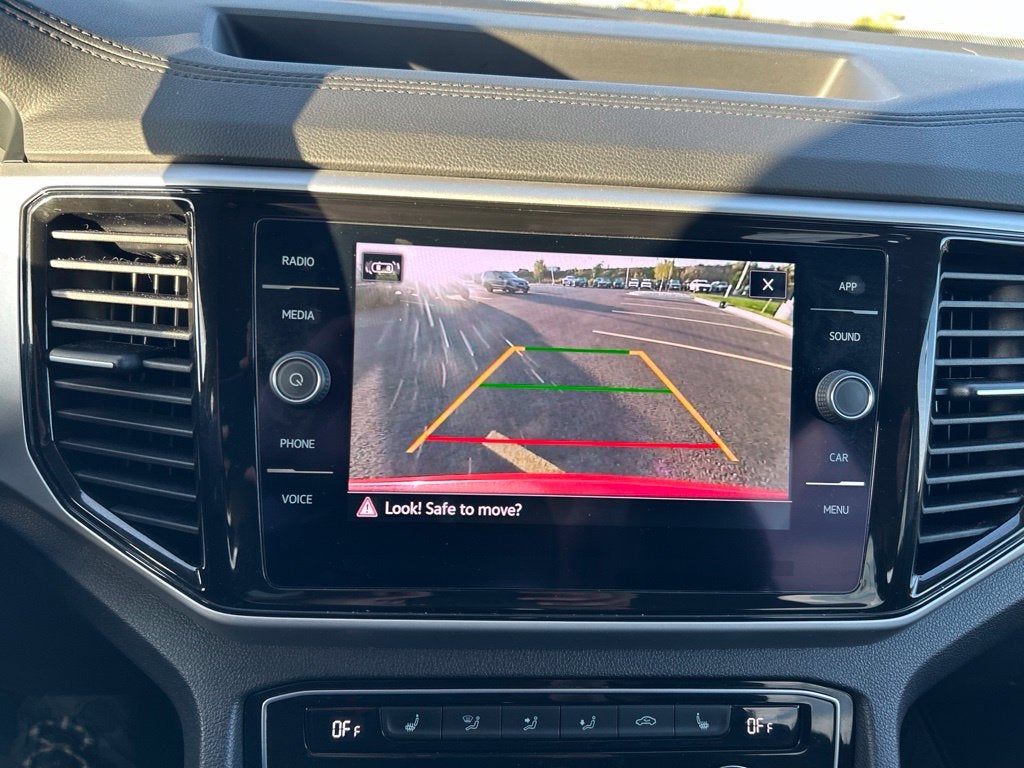 2022 Volkswagen Atlas 3.6L V6 SE w/Technology