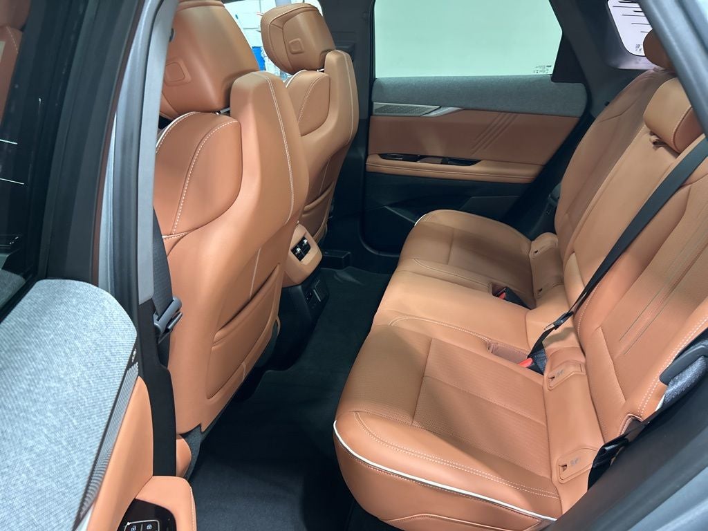 2025 Cadillac OPTIQ Luxury 2 EV