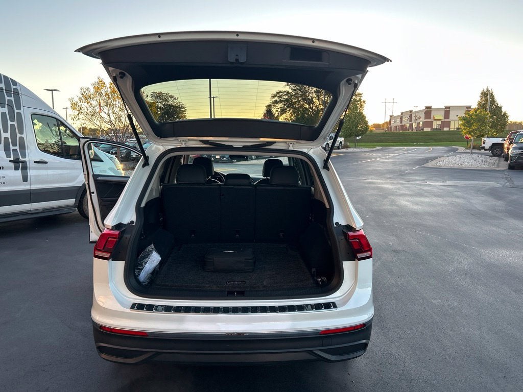 2023 Volkswagen Tiguan 2.0T SE