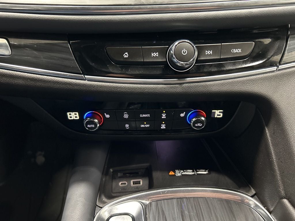 2023 Buick Enclave Essence