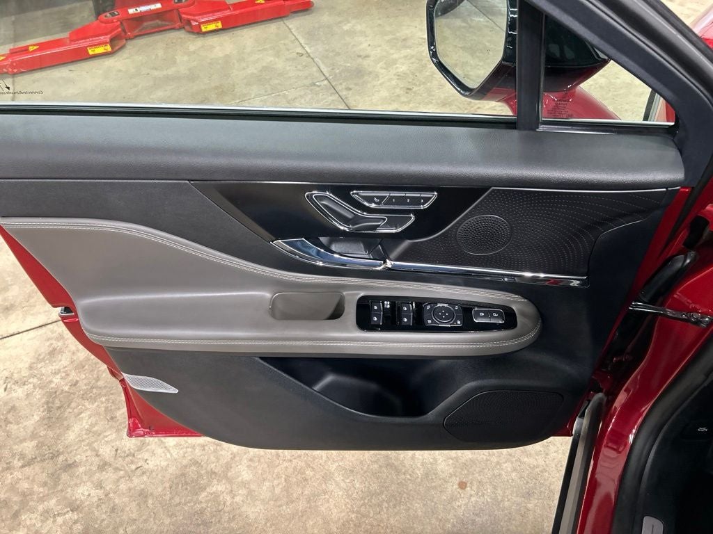 2025 Lincoln Corsair Premiere