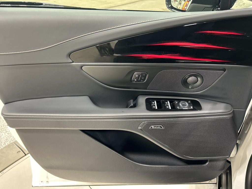 2025 Lincoln Nautilus Reserve