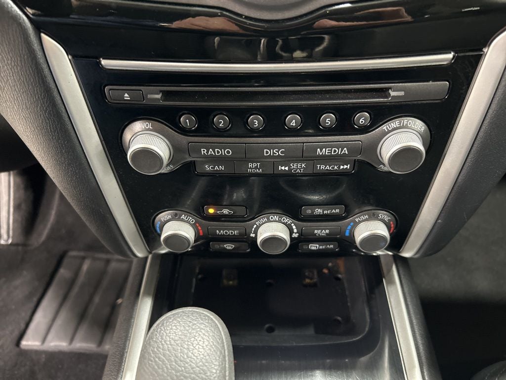 2020 Nissan Pathfinder S