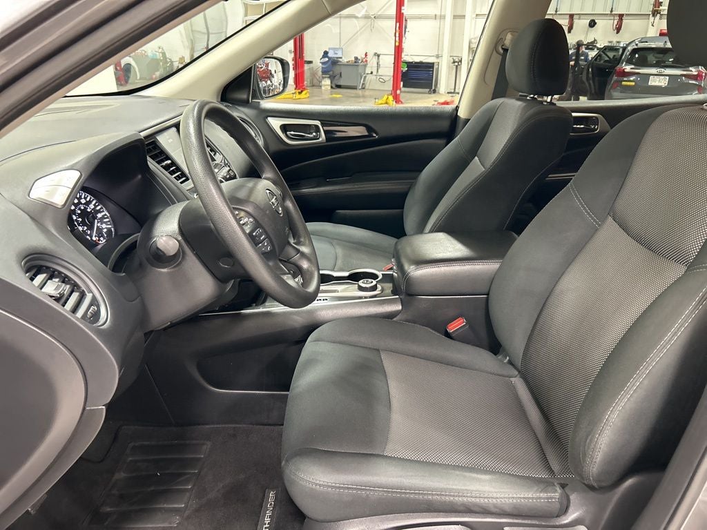 2020 Nissan Pathfinder S