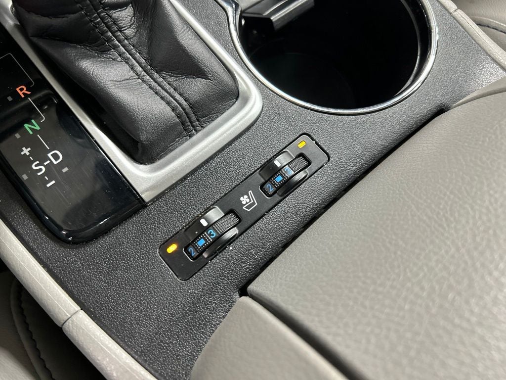 2018 Toyota Highlander Limited Platinum