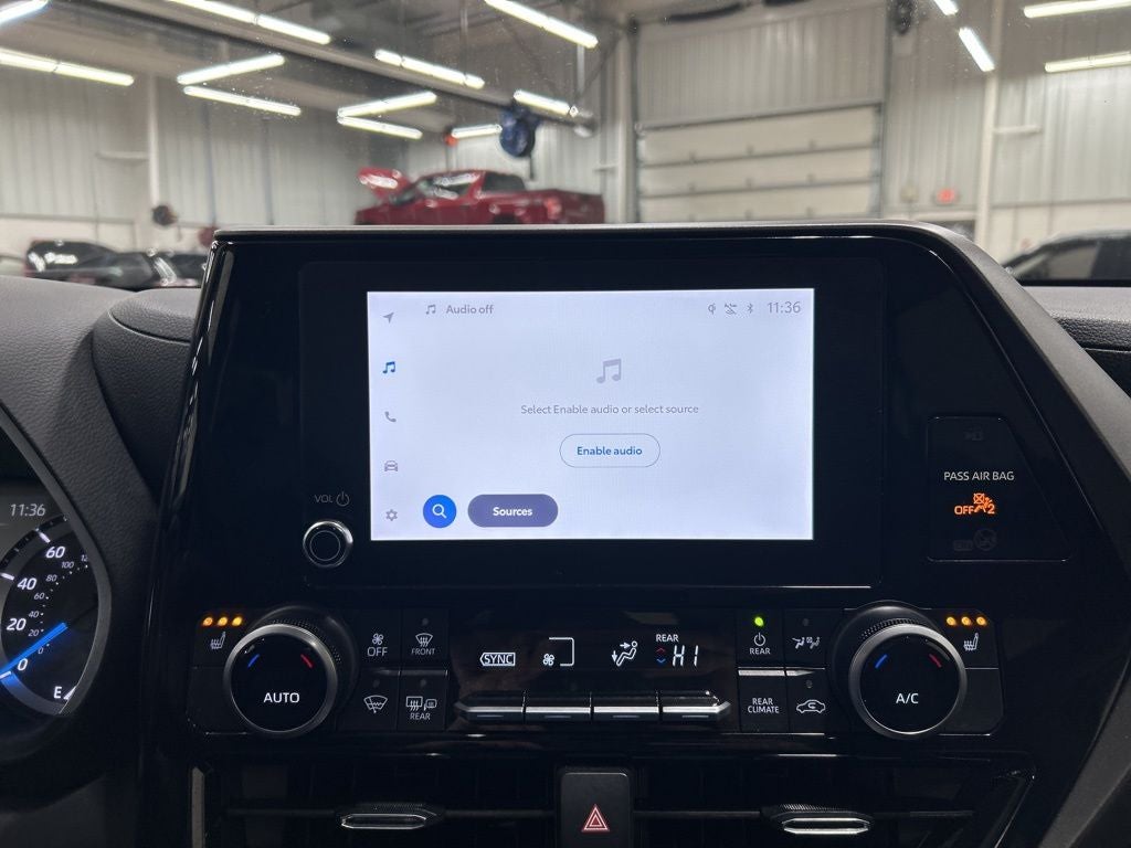 2024 Toyota Highlander Hybrid XLE