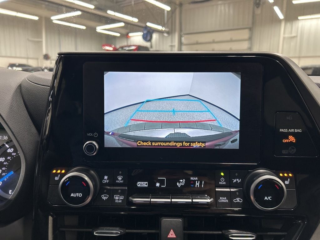 2024 Toyota Highlander Hybrid XLE