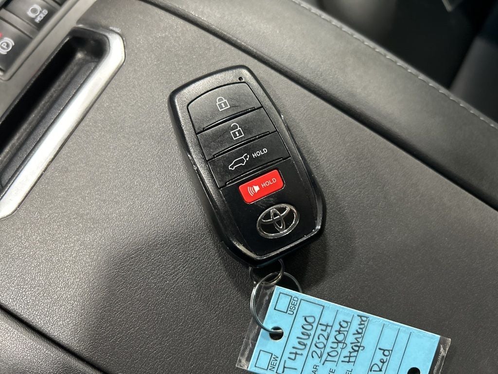 2024 Toyota Highlander Hybrid XLE