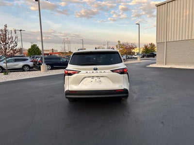 2021 Toyota Sienna XLE 7 Passenger