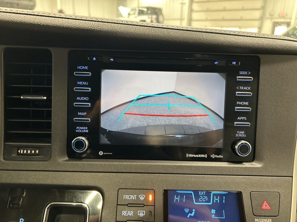 2020 Toyota Sienna XLE