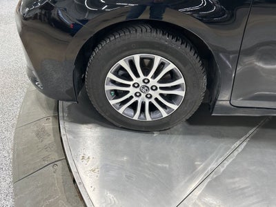 2020 Toyota Sienna XLE