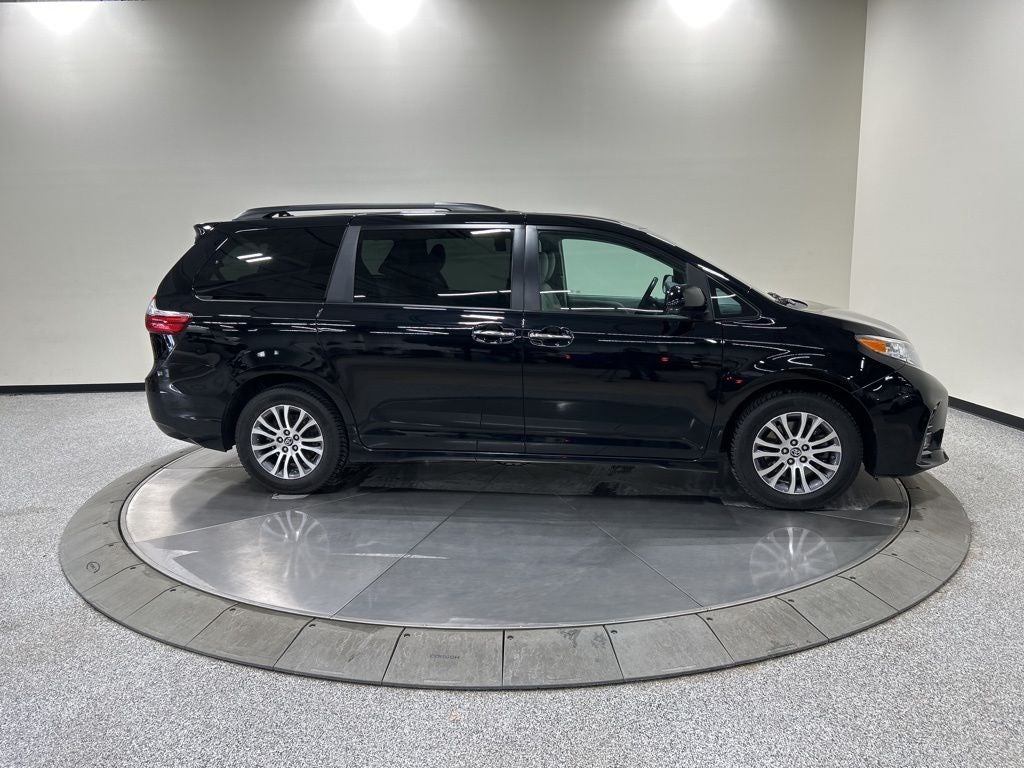 2020 Toyota Sienna XLE