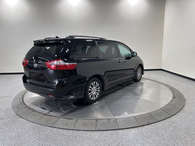 2020 Toyota Sienna XLE