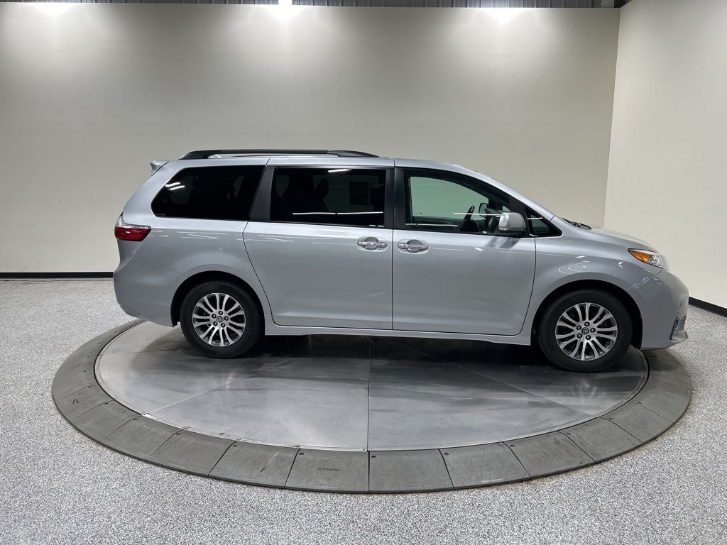 2020 Toyota Sienna XLE 8 Passenger