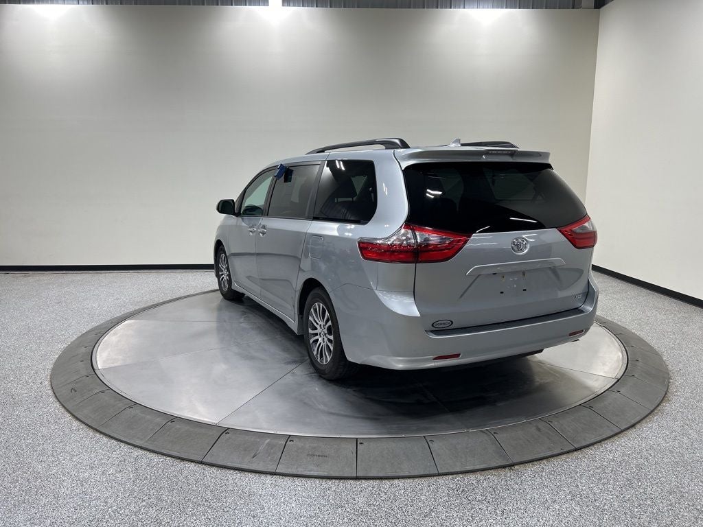 2020 Toyota Sienna XLE 8 Passenger