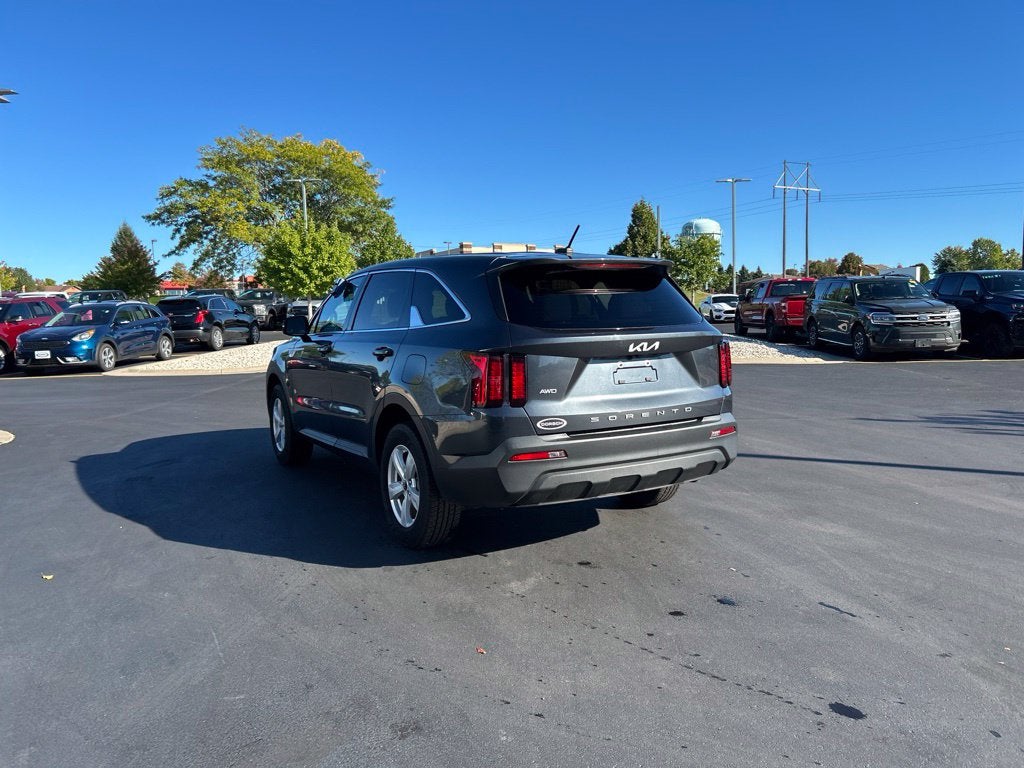 2022 Kia Sorento LX