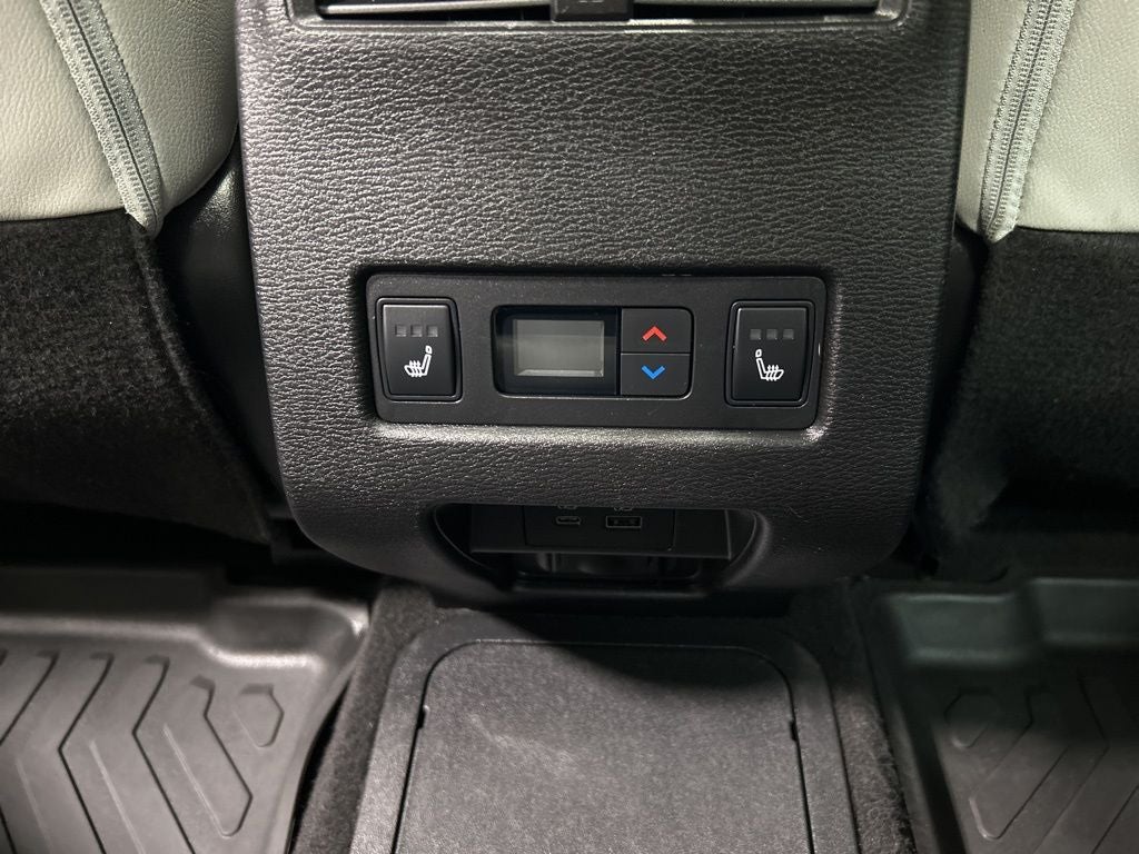 2023 Mitsubishi Outlander PHEV Base