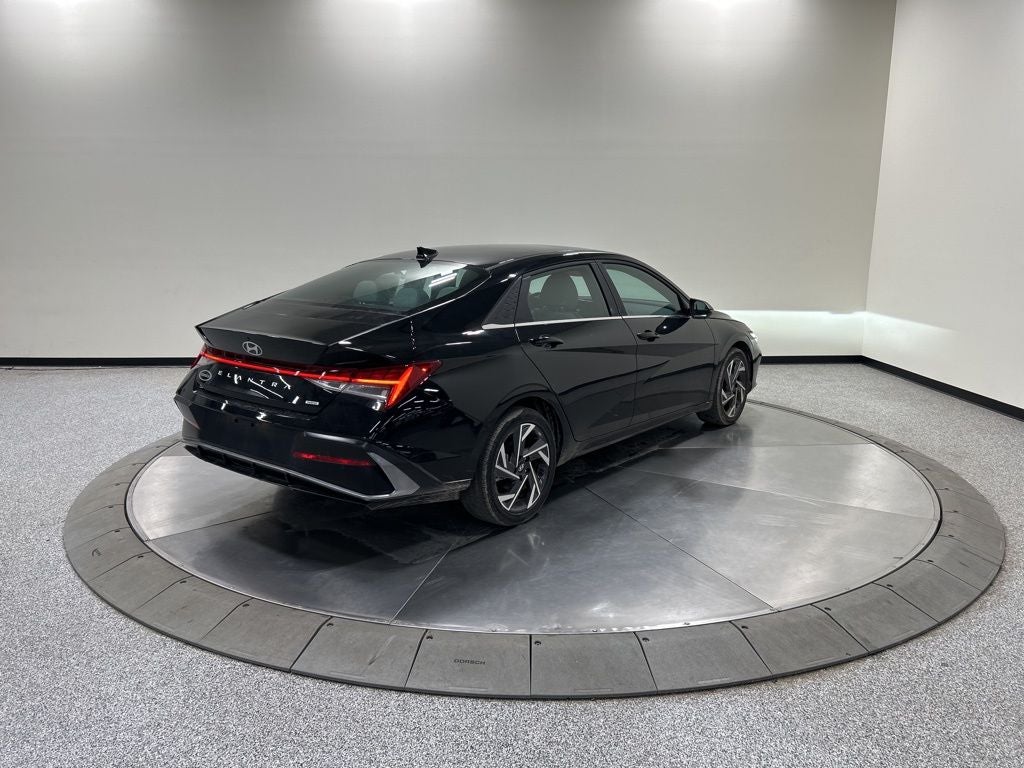 2025 Hyundai Elantra Hybrid Limited