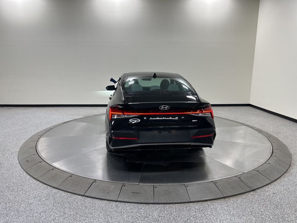 2025 Hyundai Elantra Hybrid Limited