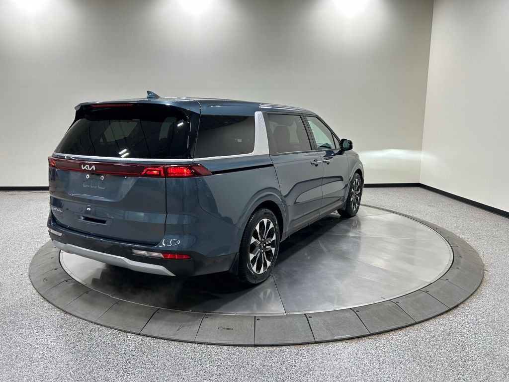 2024 Kia Carnival EX