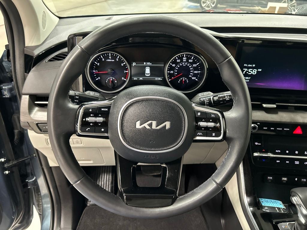 2024 Kia Carnival EX