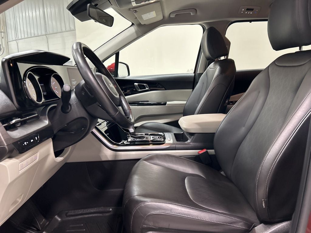 2023 Kia Carnival EX