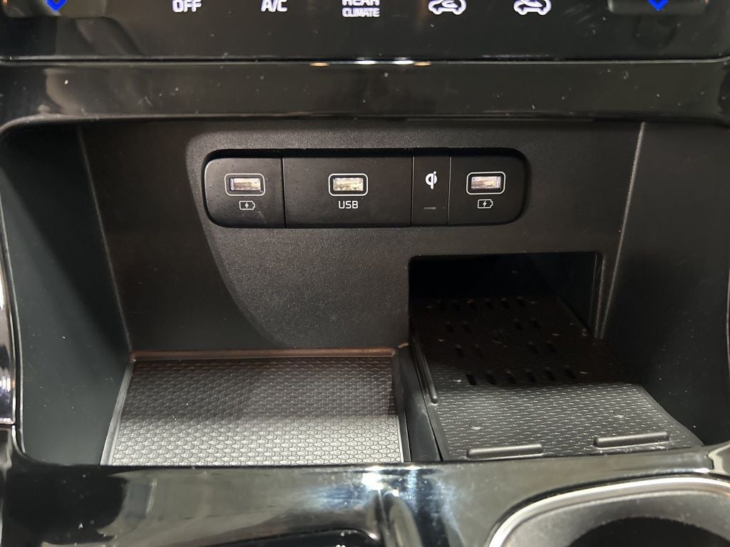 2023 Kia Carnival EX