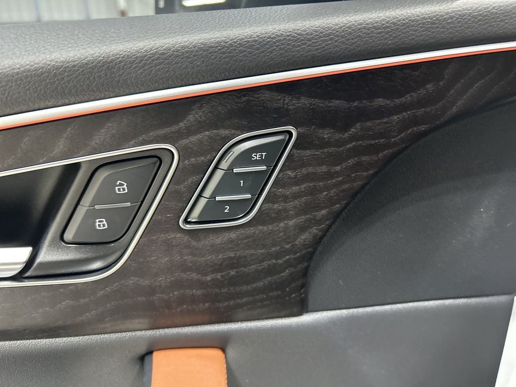 2023 Audi Q8 55 Prestige quattro