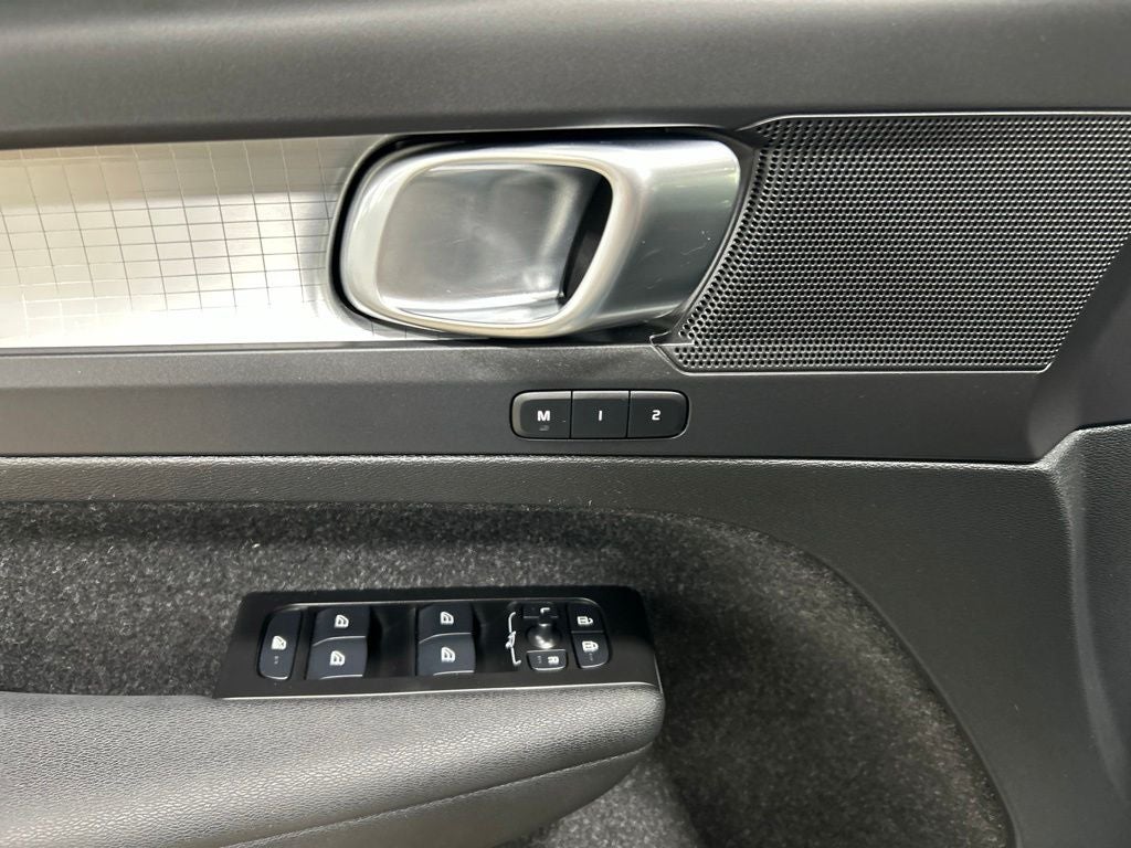 2022 Volvo XC40 Momentum