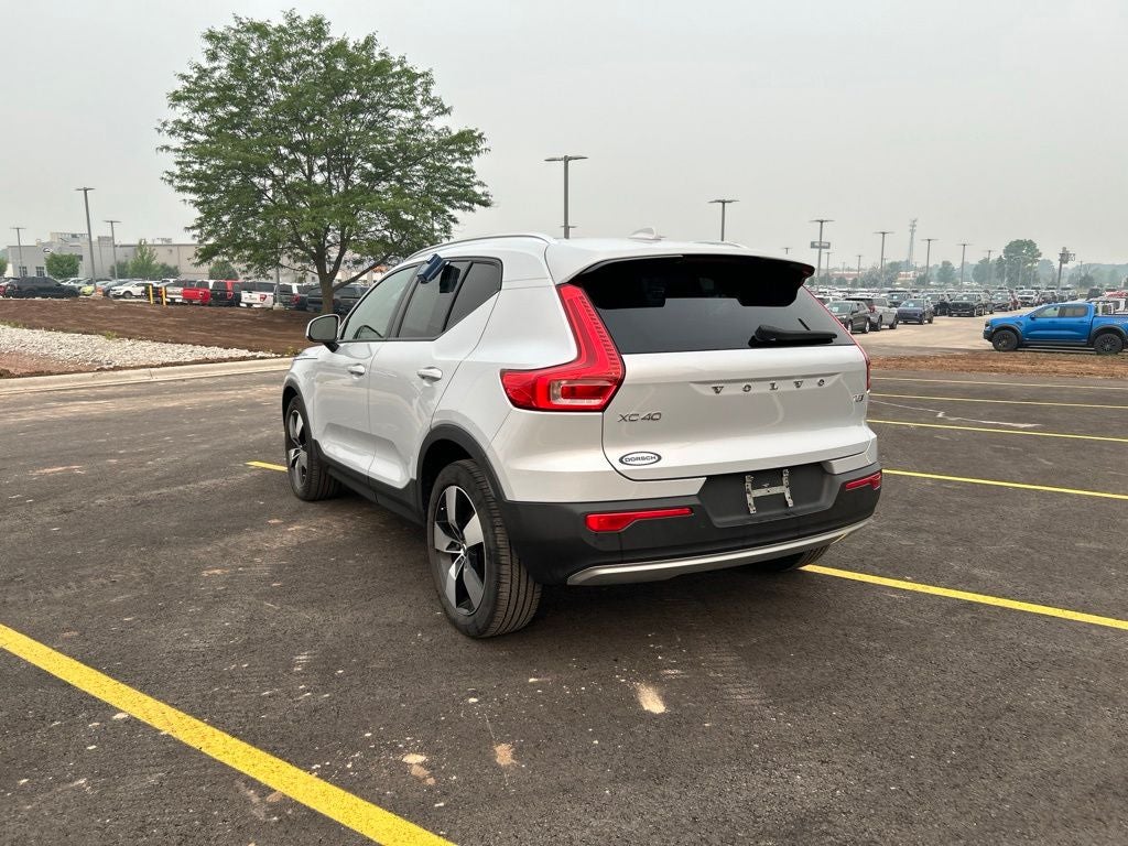 2022 Volvo XC40 Momentum