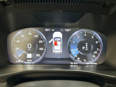 2019 Volvo XC40 Momentum