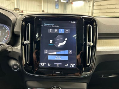 2019 Volvo XC40 Momentum