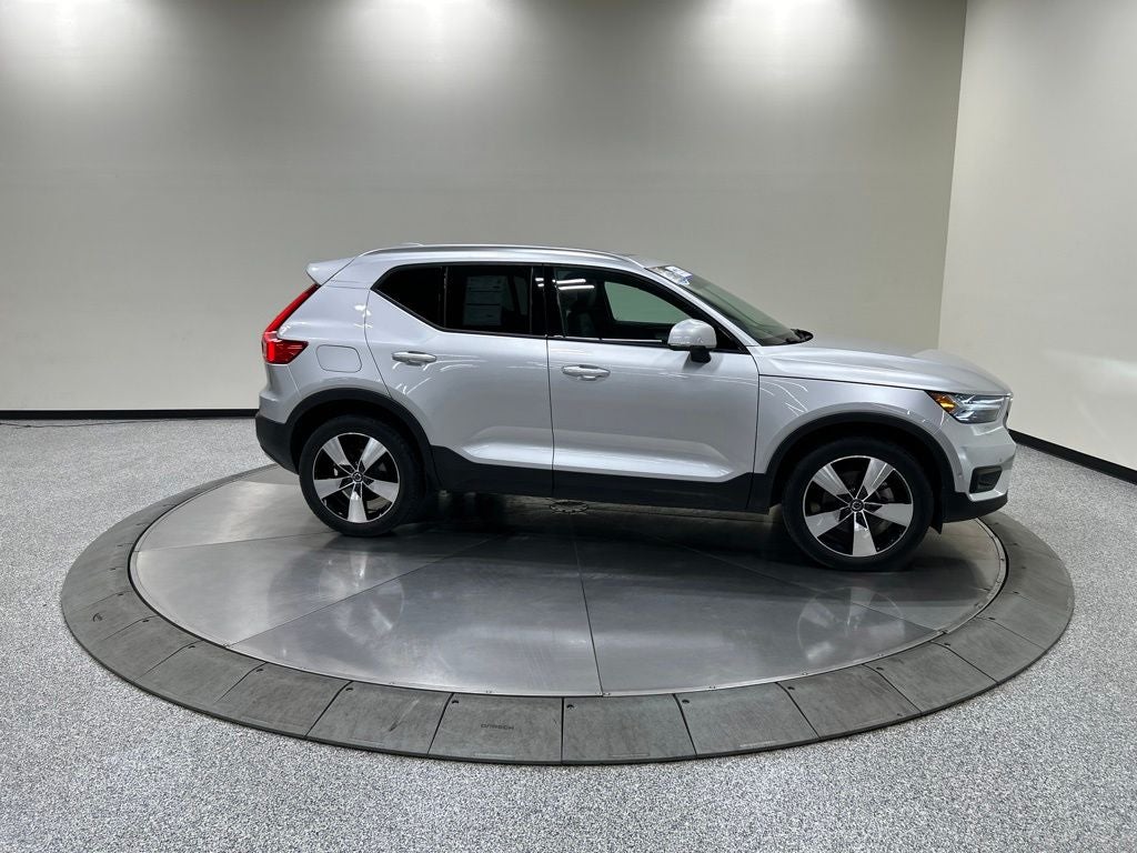 2019 Volvo XC40 Momentum