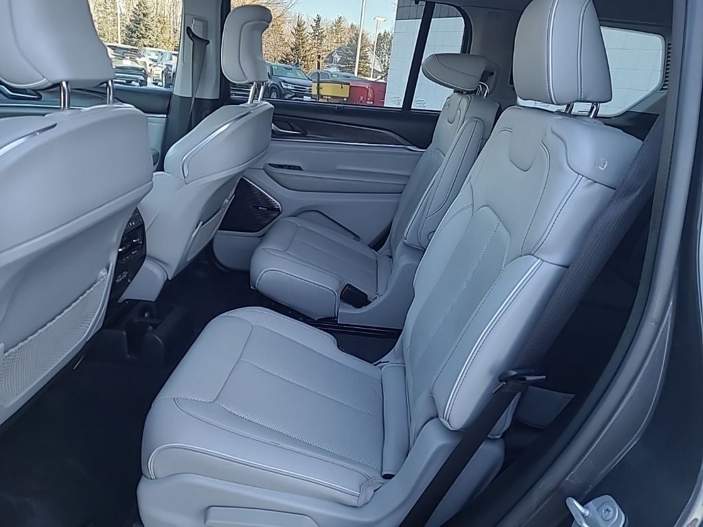 2022 Jeep Grand Cherokee L Overland