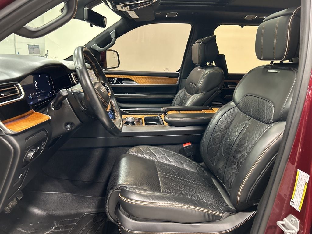 2022 Jeep Grand Wagoneer Series III