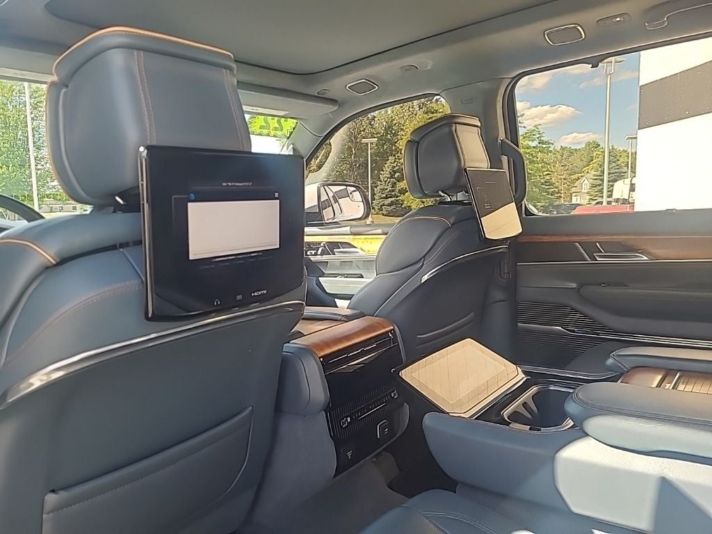 2022 Jeep Grand Wagoneer Series III