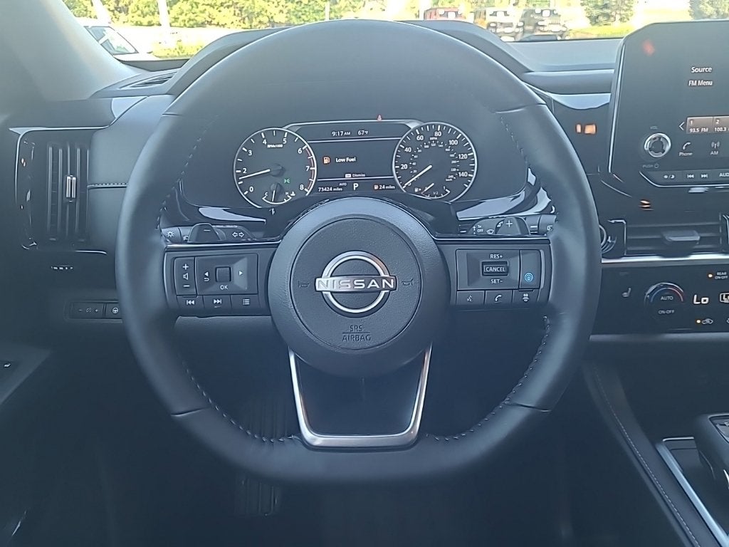 2023 Nissan Pathfinder SV