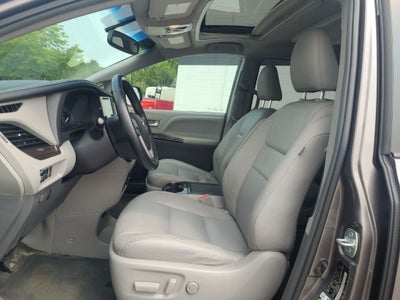 2016 Toyota Sienna XLE Premium 8 Passenger