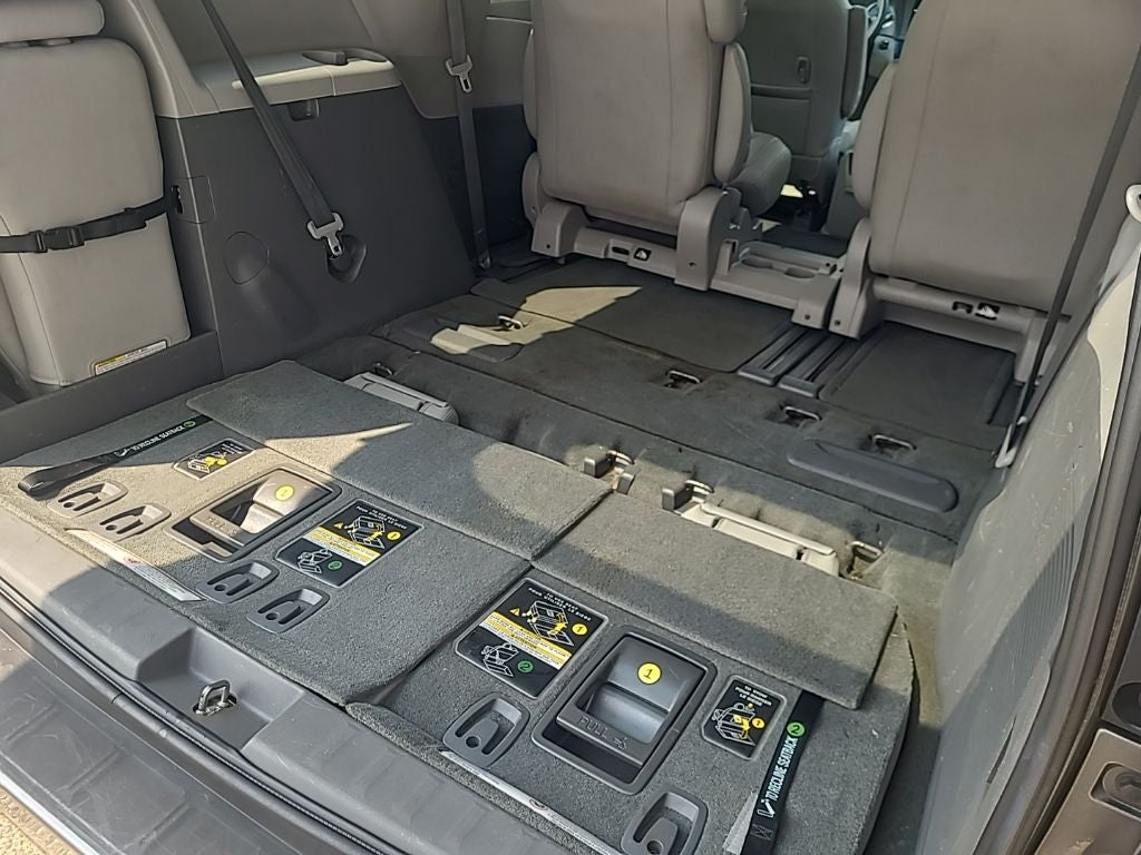 2016 Toyota Sienna XLE Premium 8 Passenger