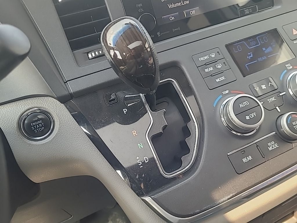 2016 Toyota Sienna XLE Premium 8 Passenger