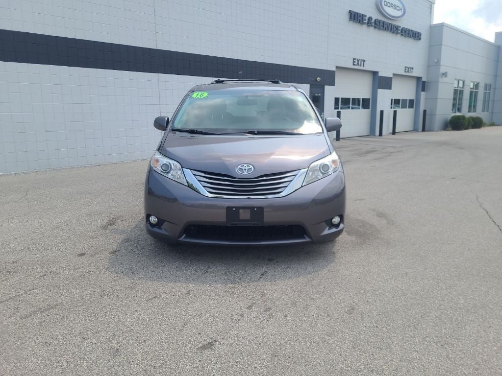 2016 Toyota Sienna XLE Premium 8 Passenger
