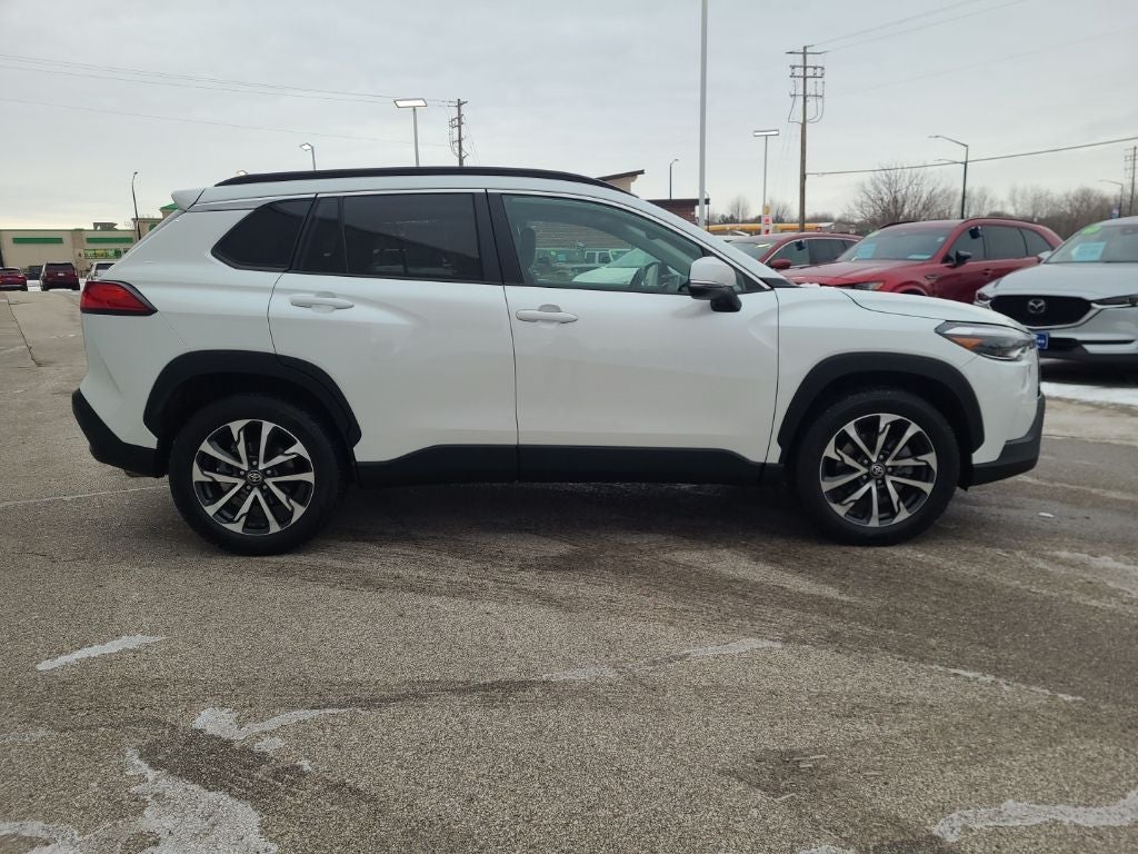 2024 Toyota Corolla Cross XLE