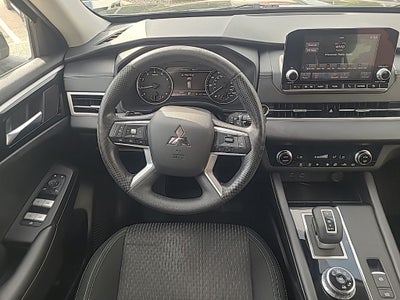 2022 Mitsubishi Outlander ES