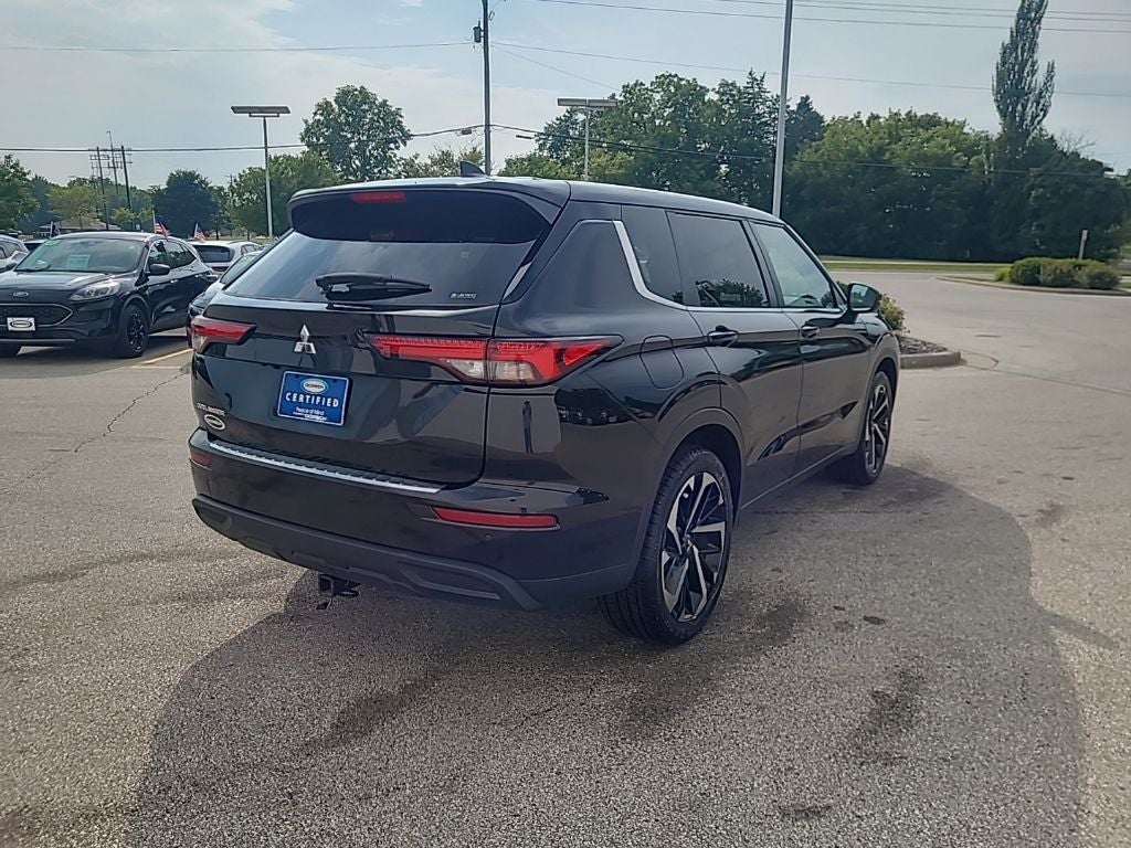 2022 Mitsubishi Outlander ES